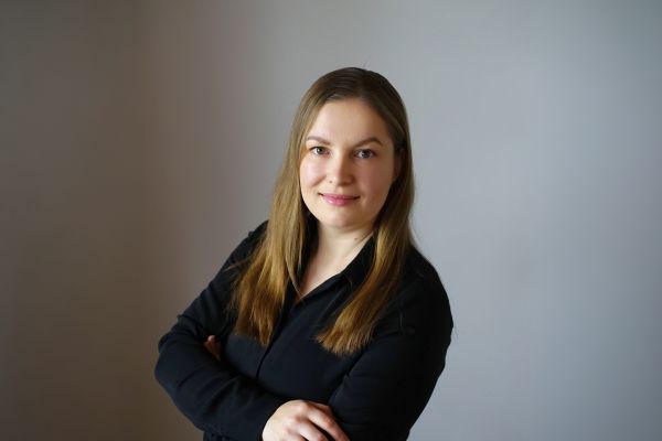 Porträtfoto von Anna Stahuber