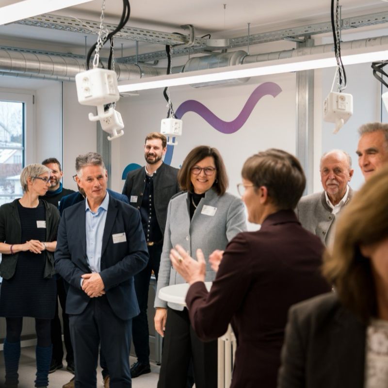 Feierliche Eröffnung von MINTopolis, dem neuen Jugendforschungszentrum im Oberlandmit zahlreichen Ehrengästen