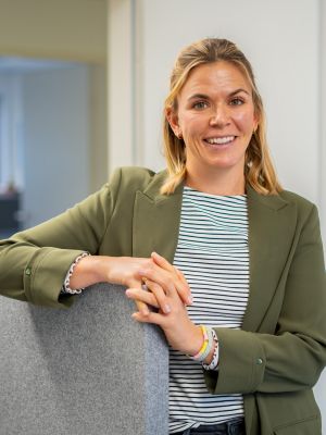 Porträt von  Katrin Brunner, Projektadministration MINTopolis Das Jugendforschungszentrum im Oberland